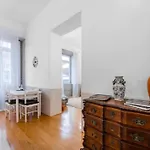 Formosa With Free Parking And Historic Charm! Διαμέρισμα *